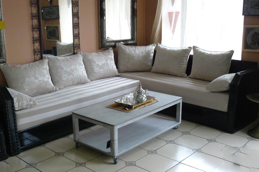 Table rectangulaire en bois pour salon marocain